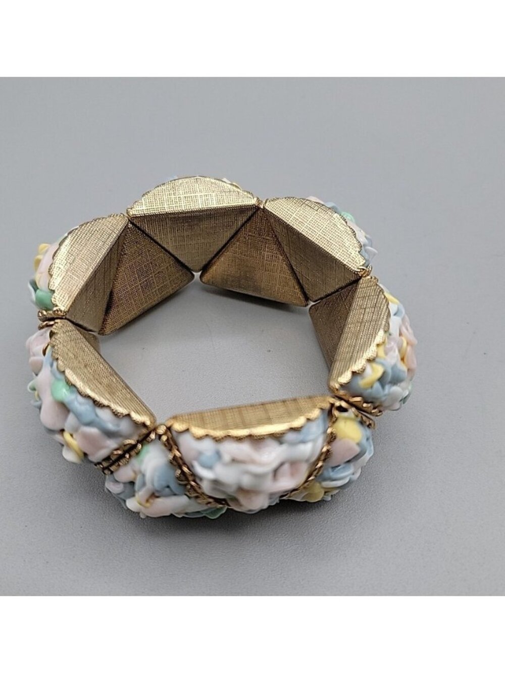 Vtg Pastel Mosaic Demi-Parure Set Triangle Clip-On Earrings Segmented Bracelet - Picture 15 of 16